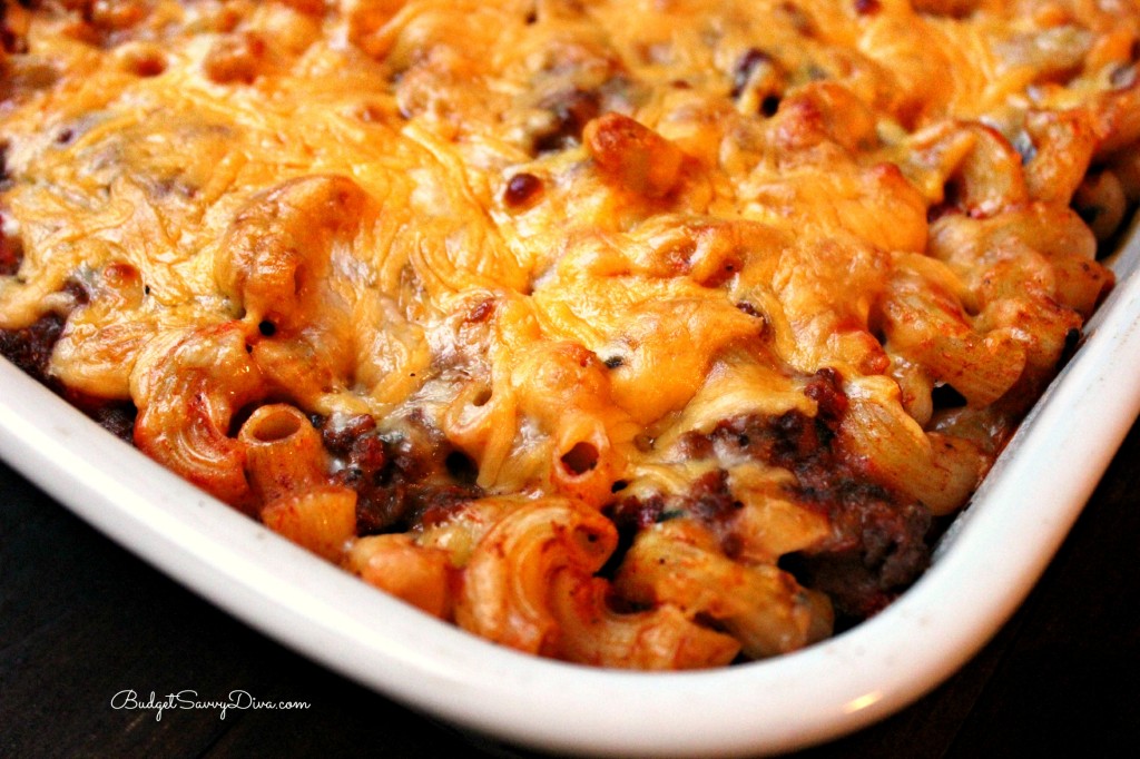 Beefy Macaroni and Cheese Casserole 