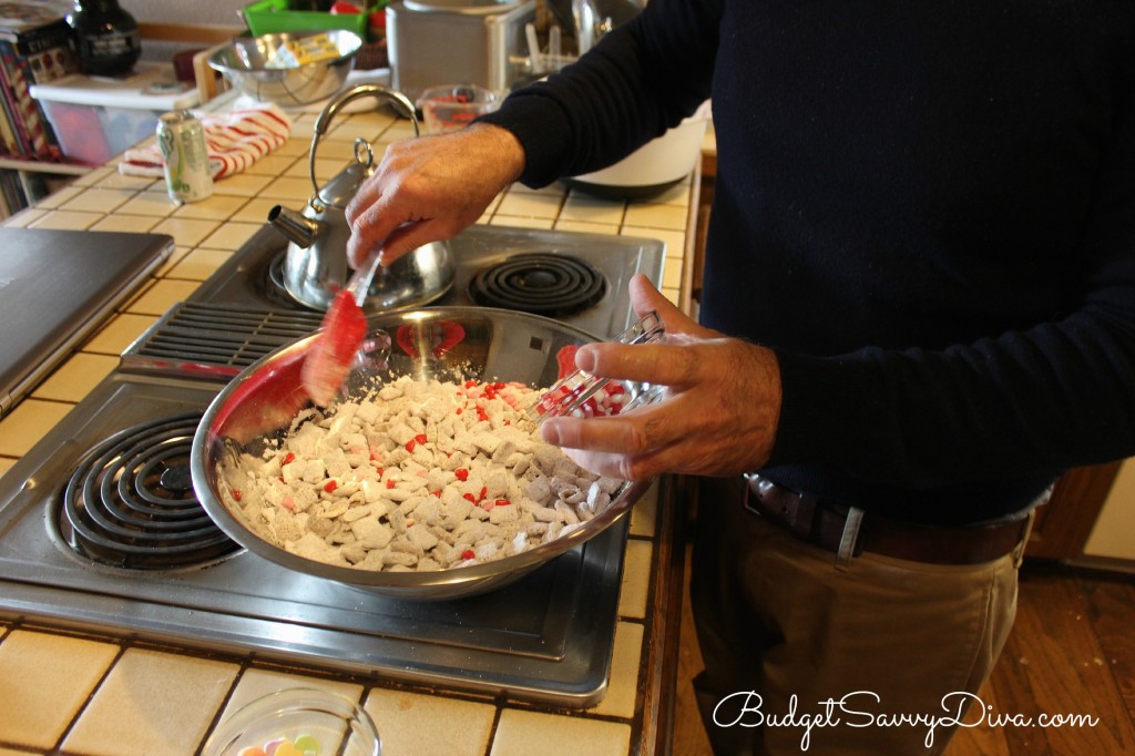 Valentine's Day Puppy Chow Recipe 