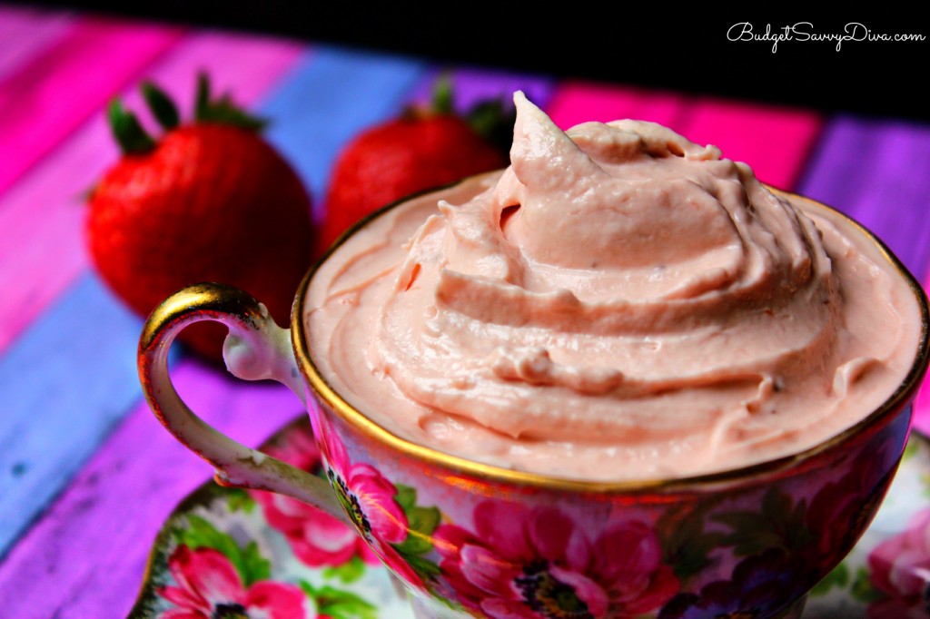 Fluffy Strawberry Fruit Dip Recipe