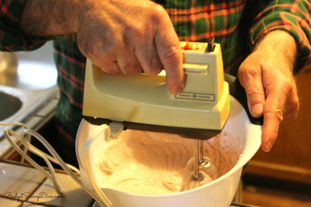 Fluffy Strawberry Fruit Dip Recipe