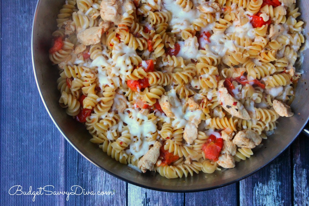 One Pan Cheesy Lemon Chicken Pasta Recipe 