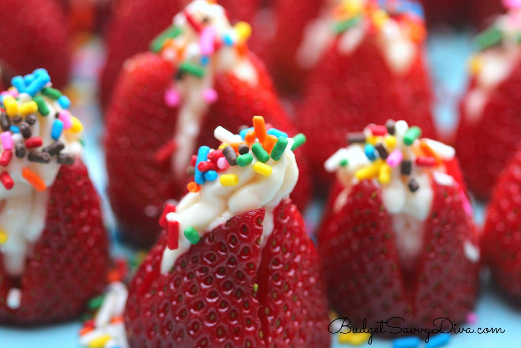 Cheesecake-Stuffed Strawberries Recipe - Budget Savvy Diva