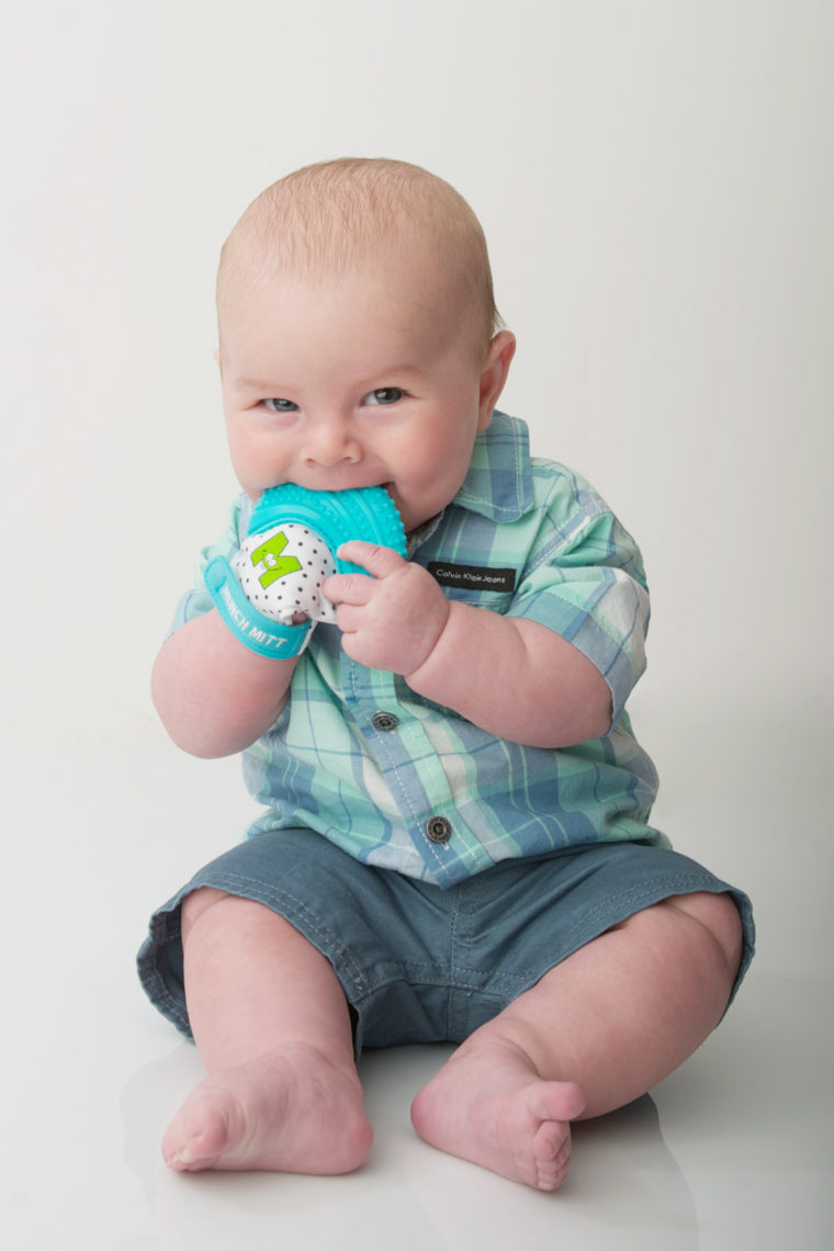 savvy baby teething mitten