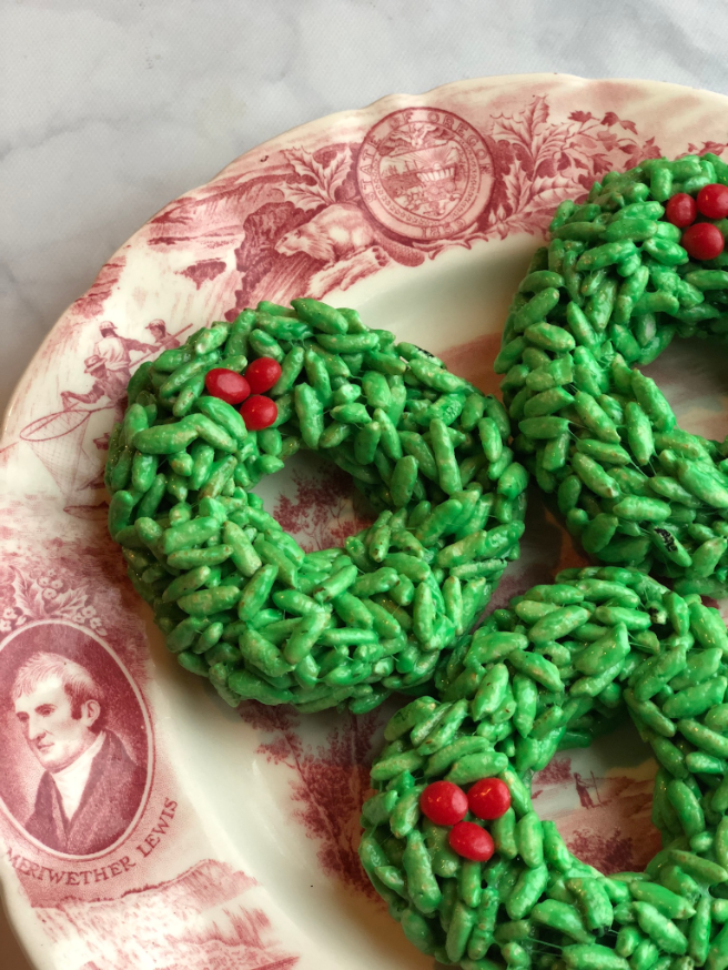 Christmas Wreath Rice Krispie Treats - Budget Savvy Diva