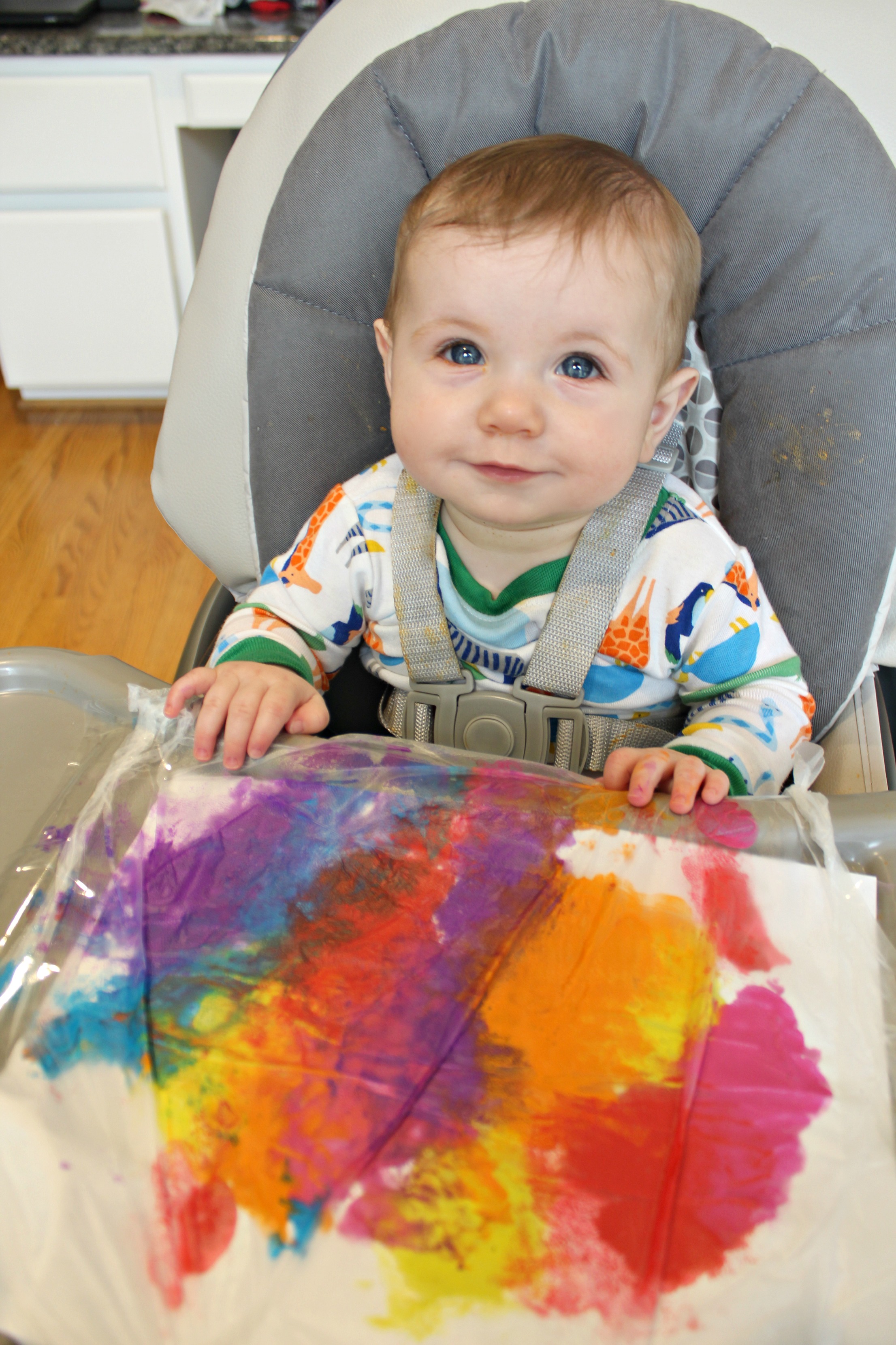 Baby Painting Idea - Mess Free - Budget Savvy Diva